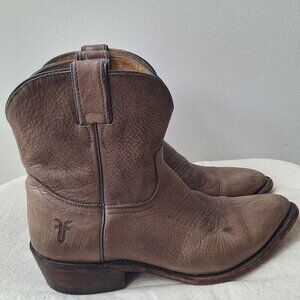 Frye Boots Womens Size 9.5 Billy Short Khaki Leather Western Ankle Boots